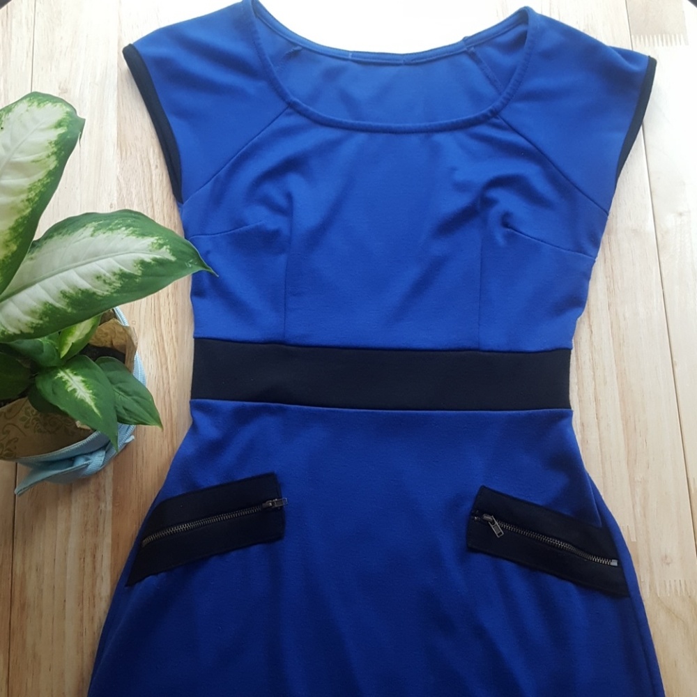 $5 CLOSET CLOSING Blue and Black Cap Sleeve Dress